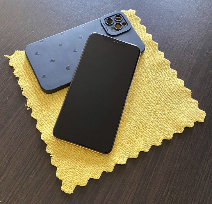 Vând iPhone 11 PRO MAX Gold / 256GB / 100% bateria !