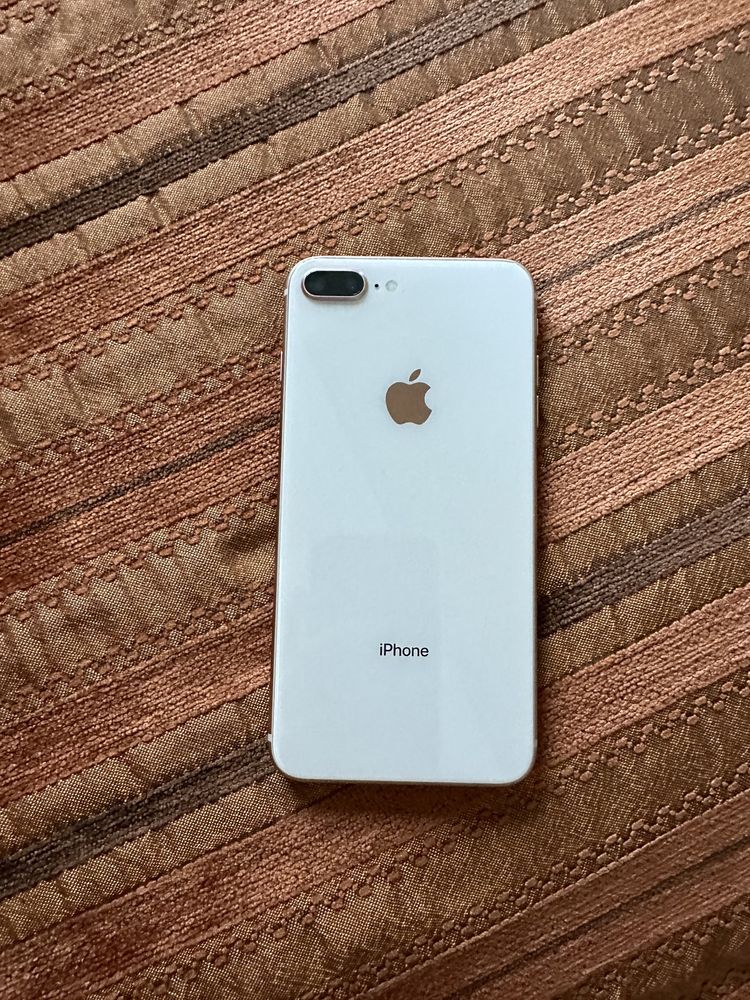 Iphone 8+ золотистый