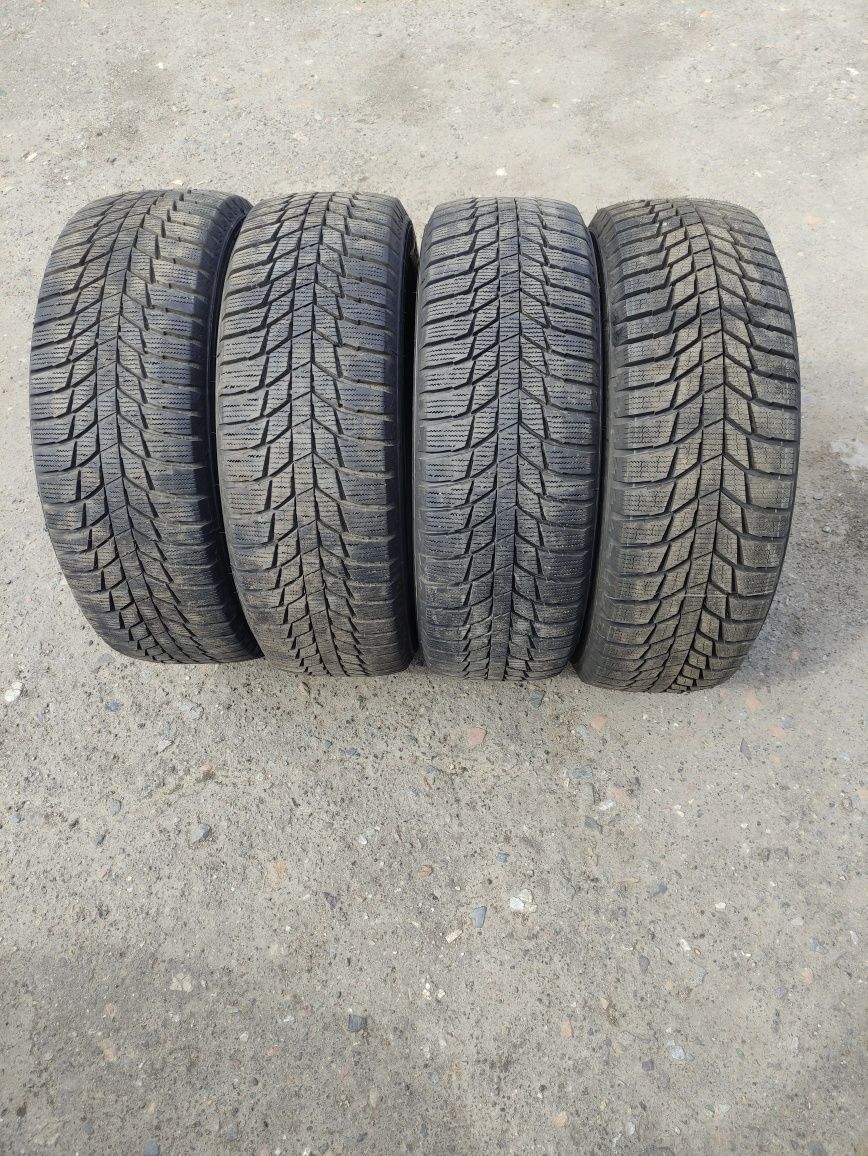 225/60R17 TRIANGLE