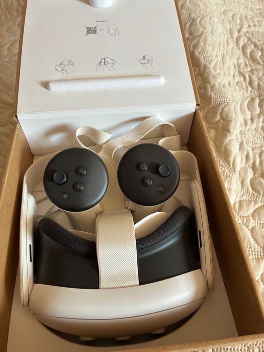 Meta Quest 3 128GB + оригинален калъф