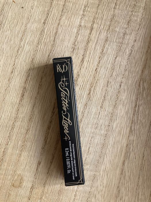 Очна линия Kat Von D