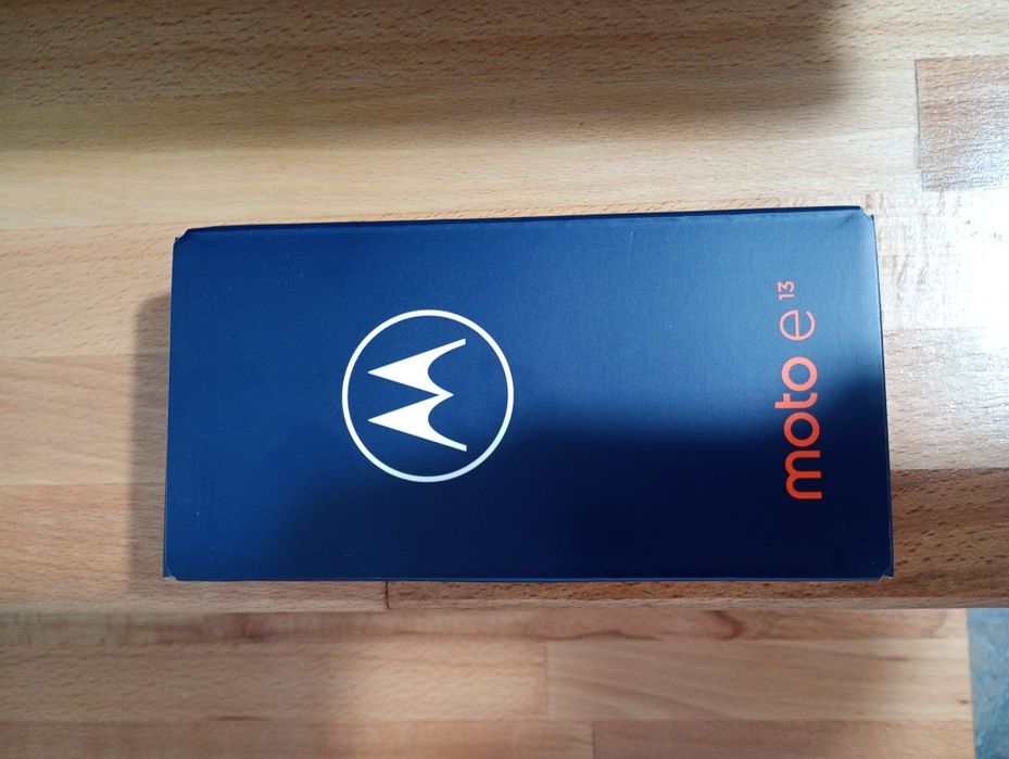 Telefon nou Motorola e13