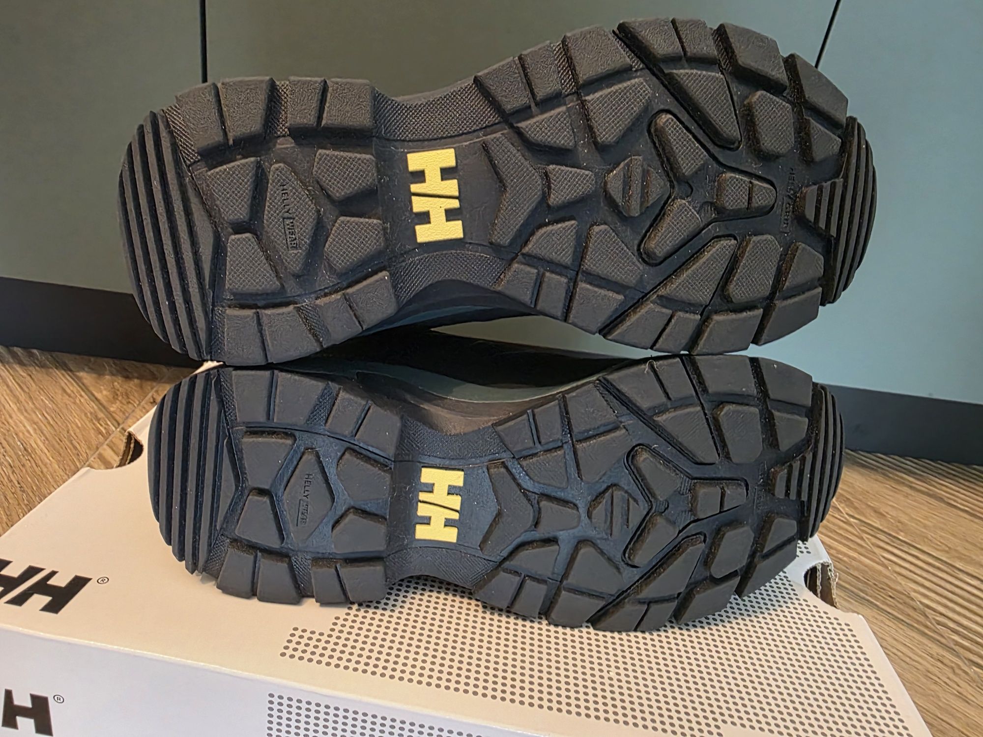 Дамски маратонки HELLY HANSEN
