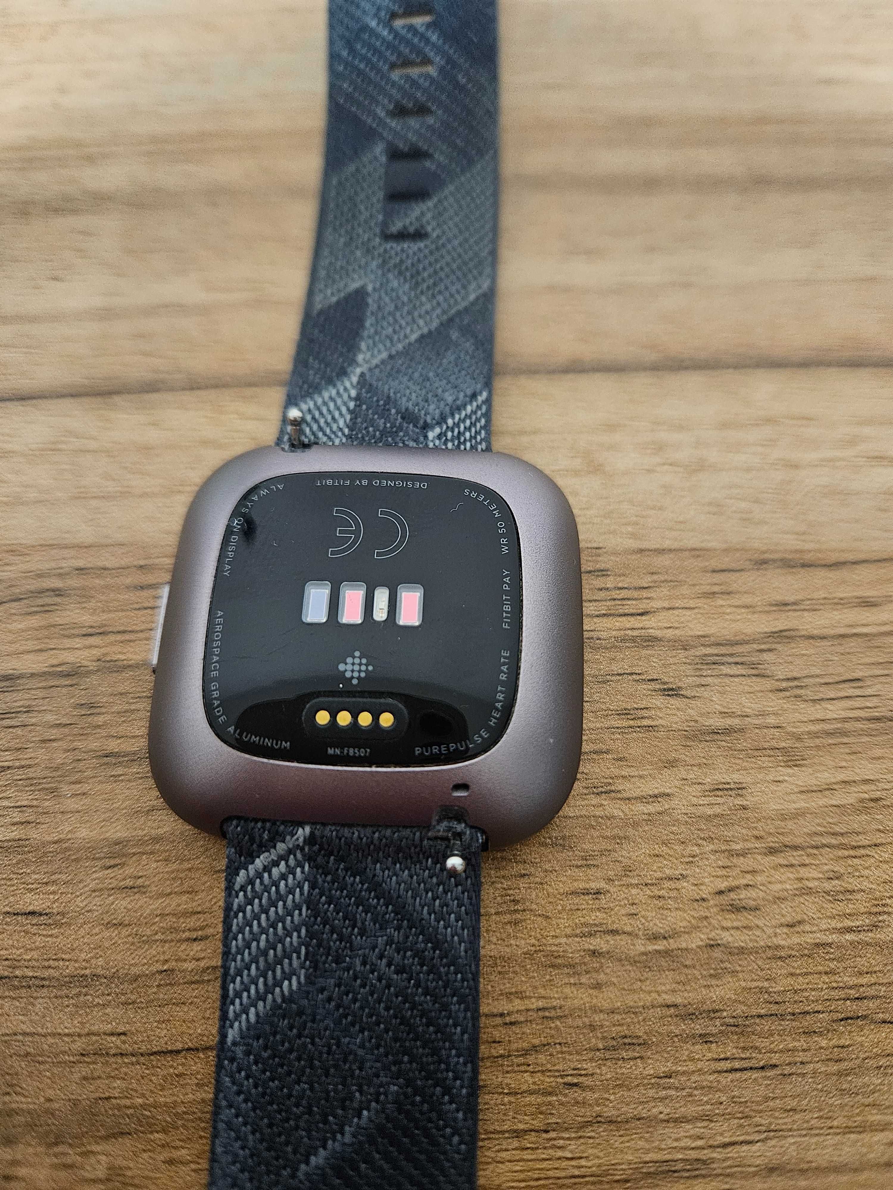 Fitbit Versa 2 Special Edition