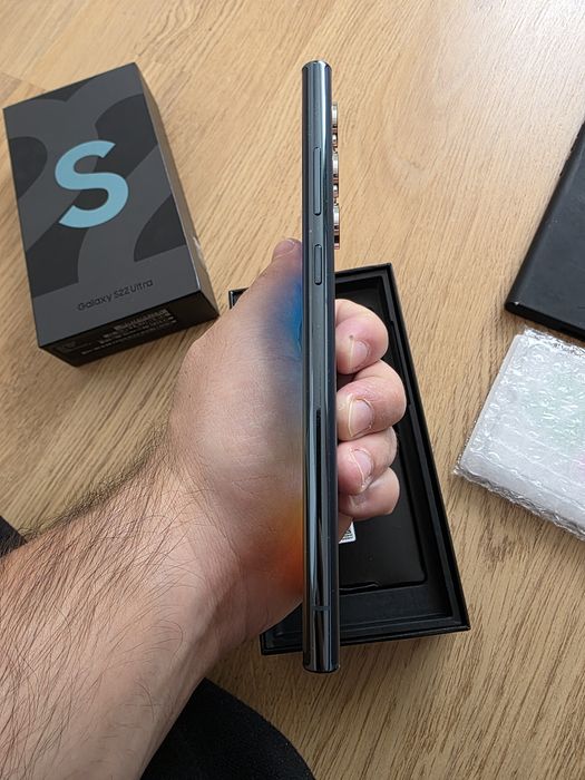 Samsung galaxy s22 Ultra перфектен