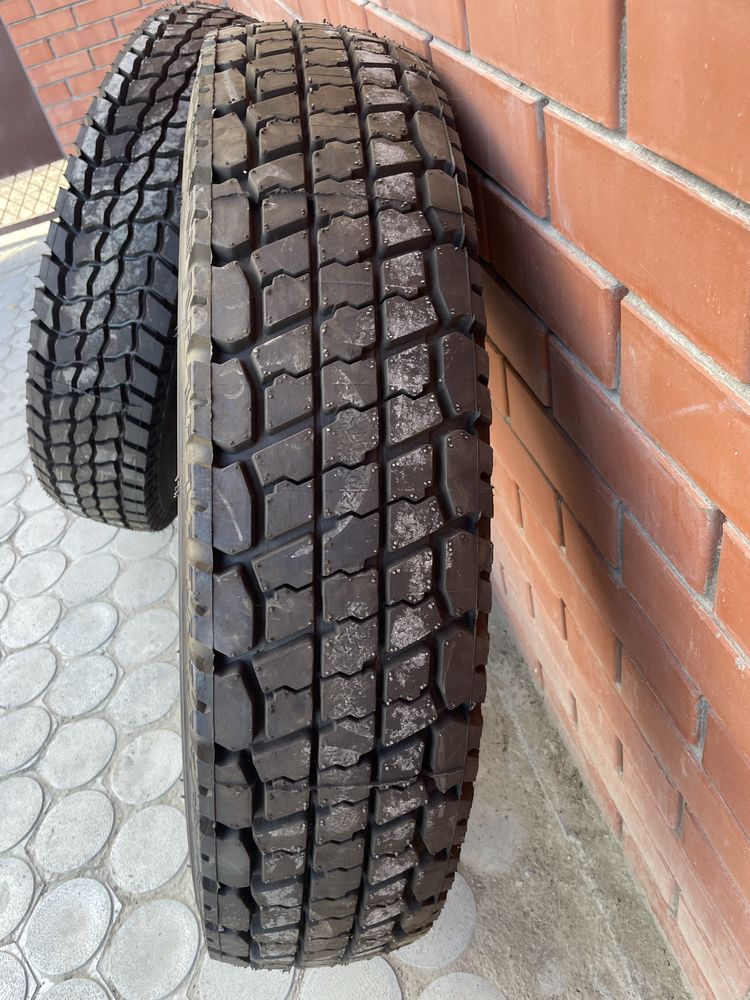 Шины 11.00R20 7 штук и шины 10.00R20 4 штук