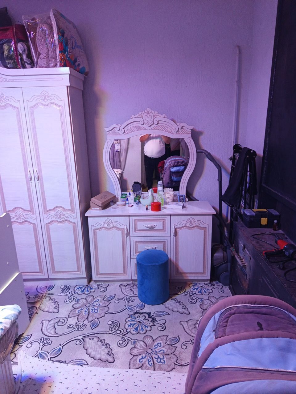 Mebel zal uchun.