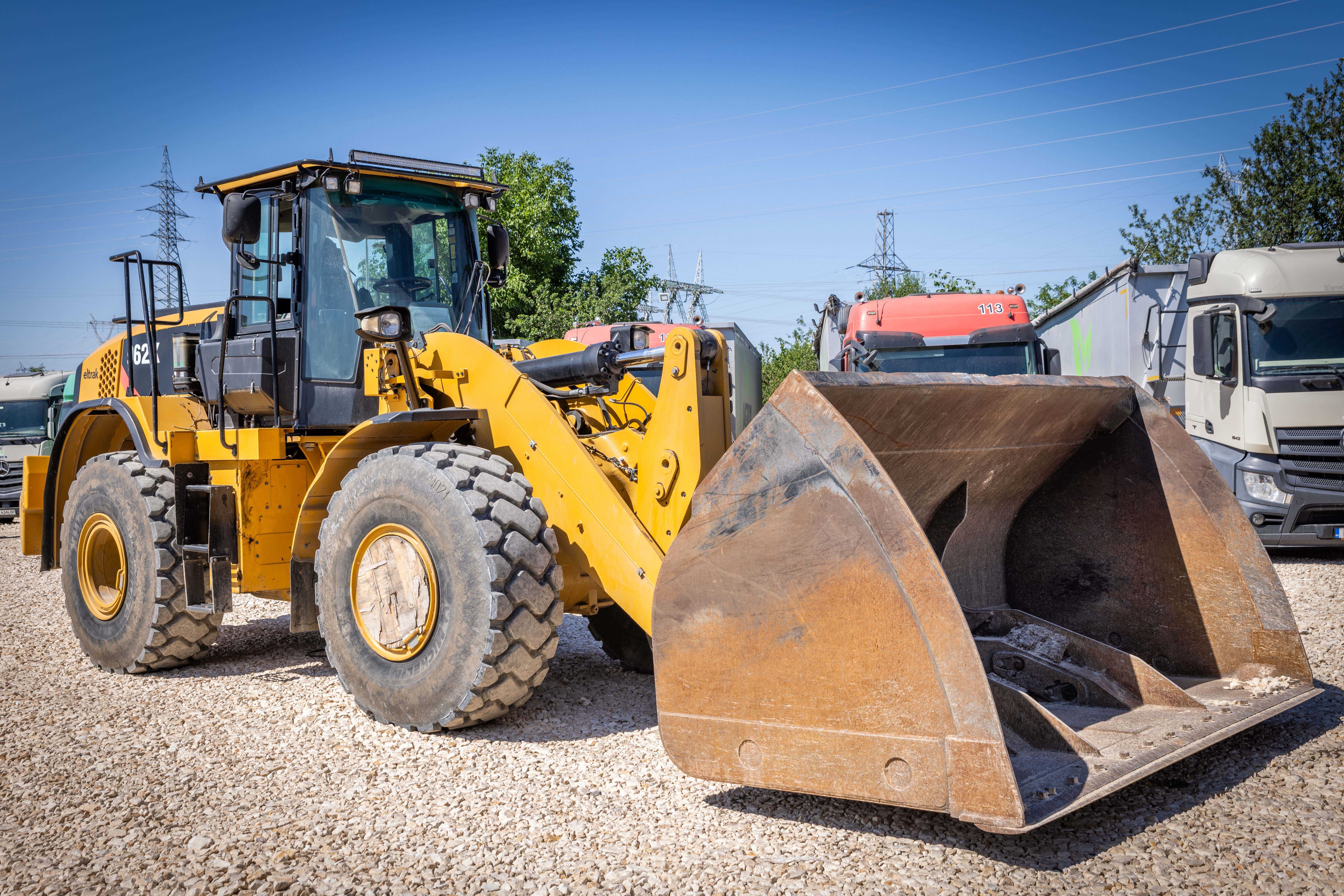 Челен товарач CAT 962K 2015