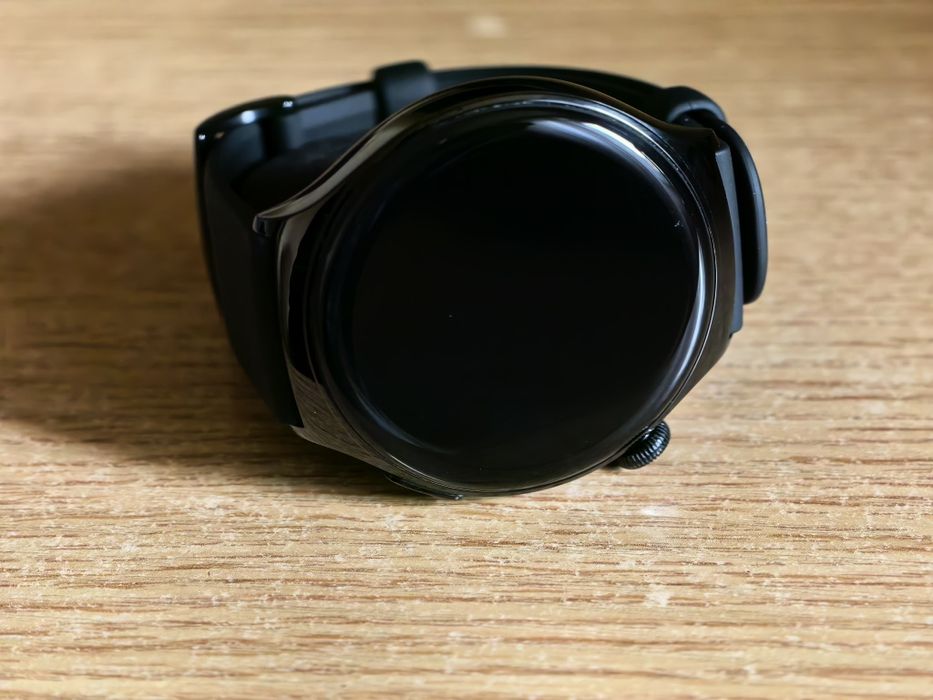 Huawei Watch 4, 46mm, negru, ecran OLED, baterie 3 zile, plus 8 curele