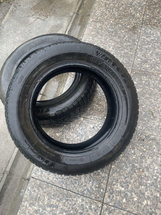 Vand 2 cauciucuri iarna 185/65 R15