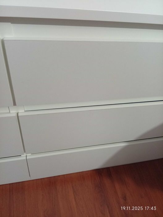 Dulap depozitare și comodă Ikea