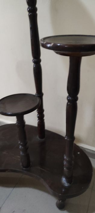 Дървен цветарник