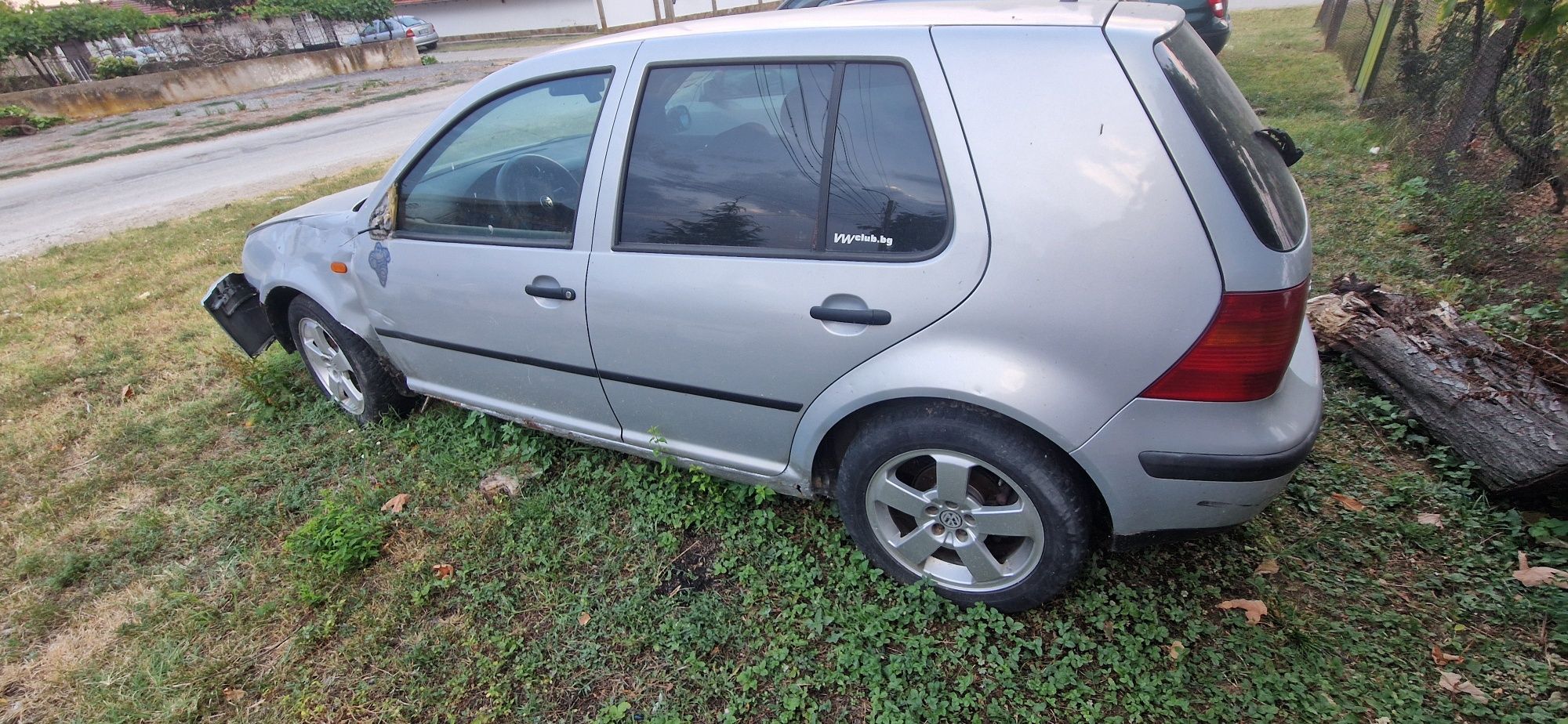 Продавам Volkswagen golf 4 1.9 TDI 90к.с. на части