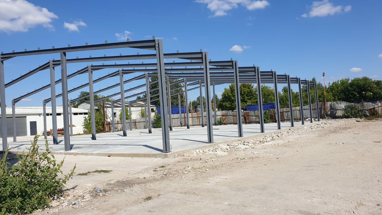 Vand hala metalică 10x35,structura și panouri sandwich,
Hala se poate