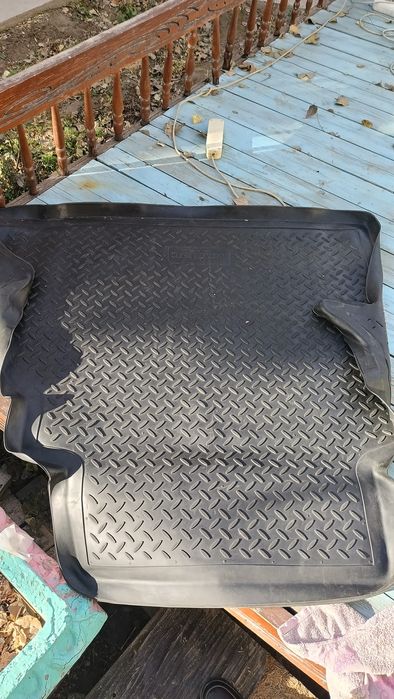Полик багажника камри 40