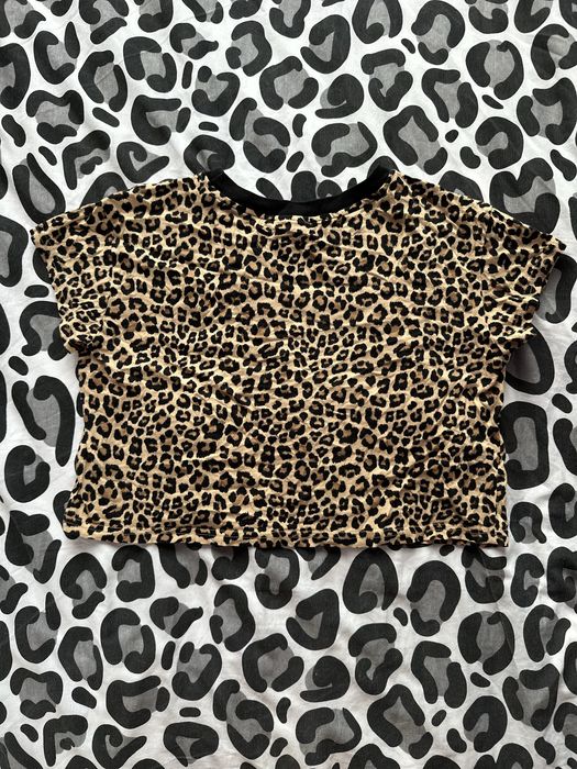 Top scurt cu maneca scurta