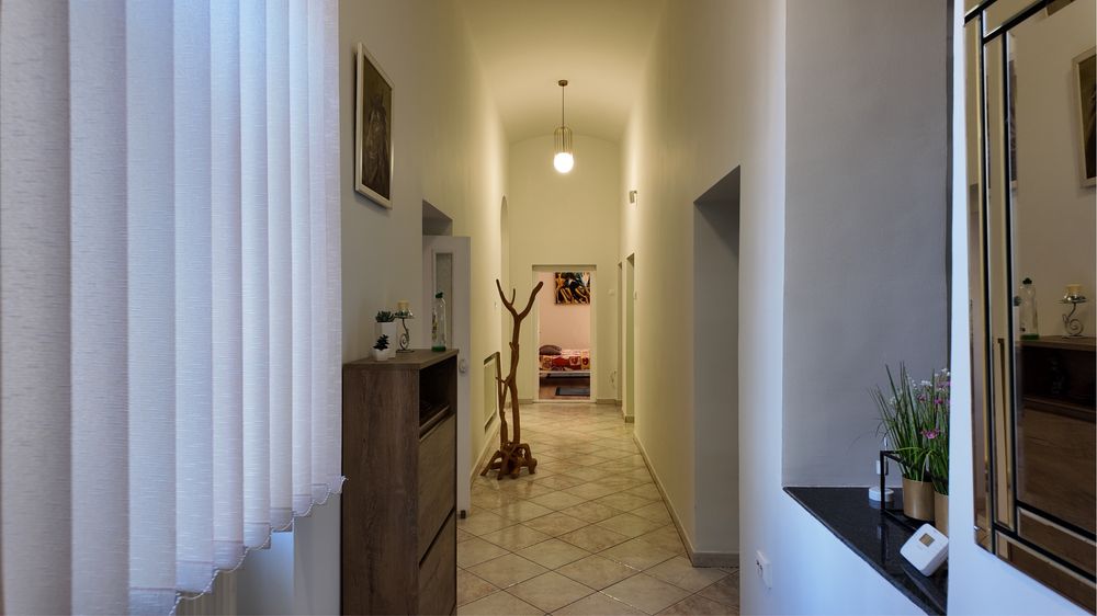 Ultracentral 4 camere  Podgoria