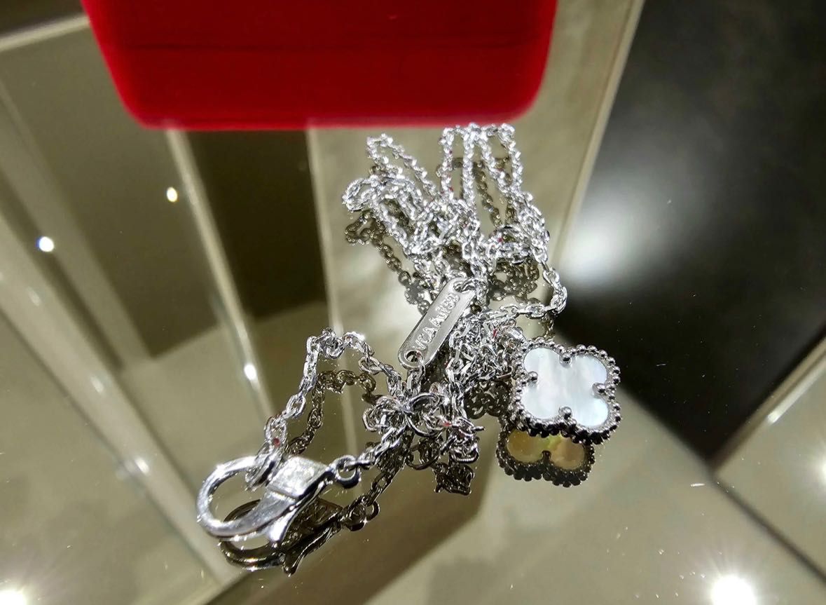 Van Cleef Sweet Alhambra колие и обеци