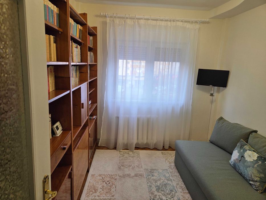 inchiriere apartament 3 camere - Cetate, deasupra Cinema Dacia