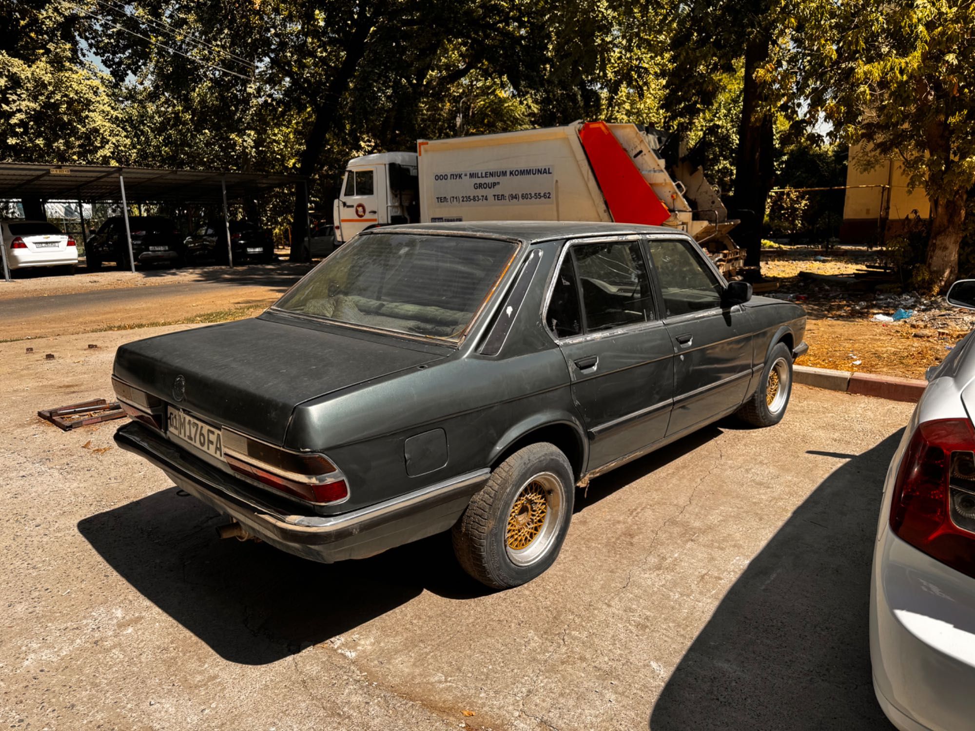 BMW e28 520i (1983г седан)