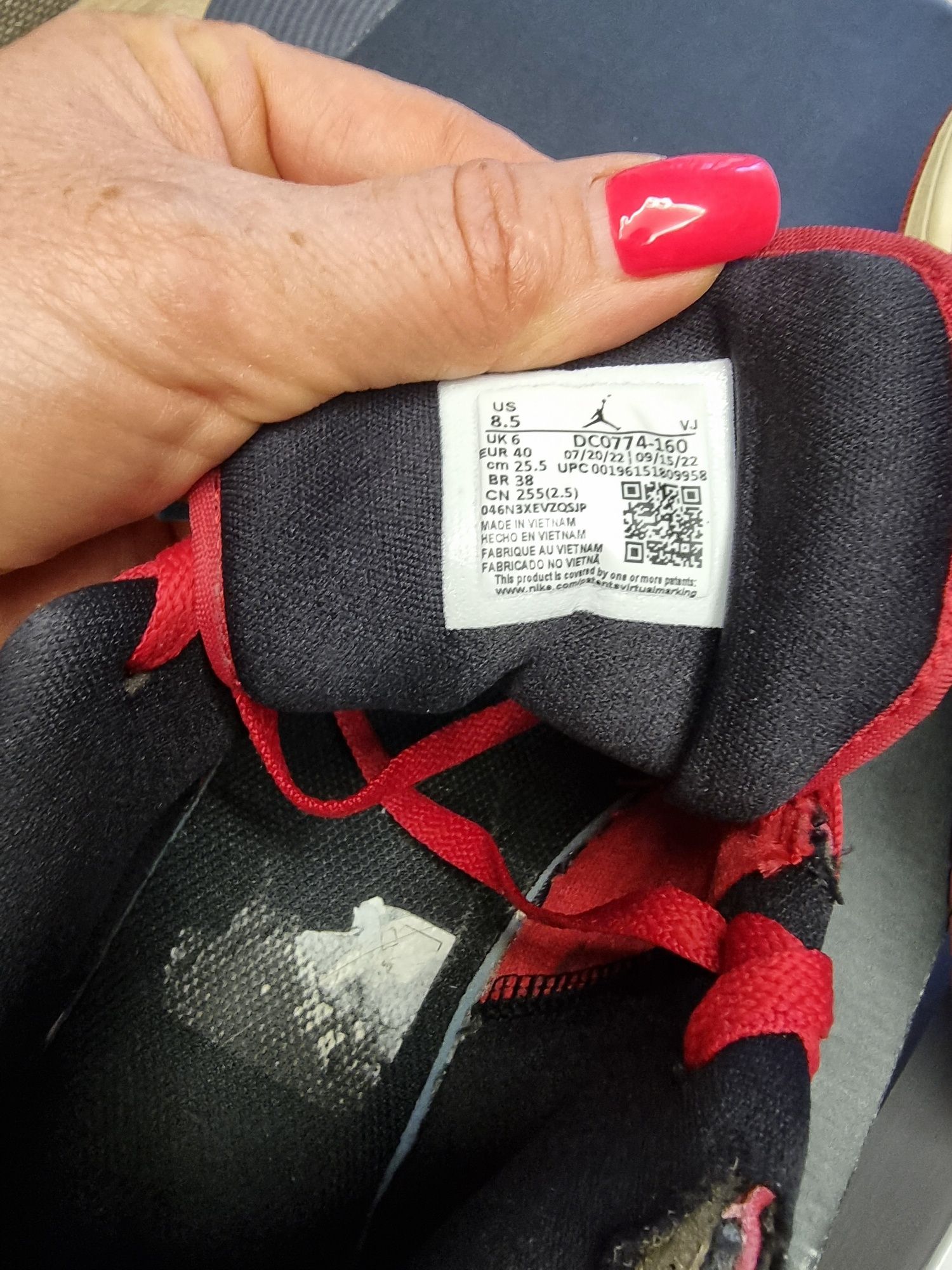 Всички са оригинални Nike,отговарят на 39 номер