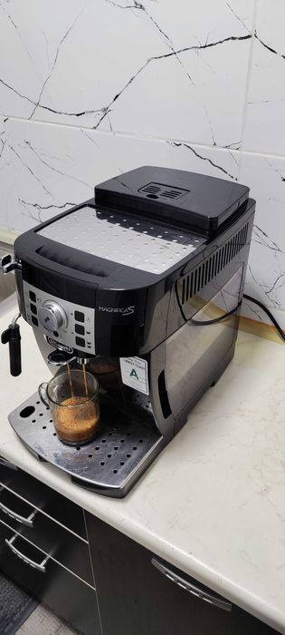 Espressor Automat DeLonghi Magnifica S ECAM 22.110 Aparat Cafea Boabe