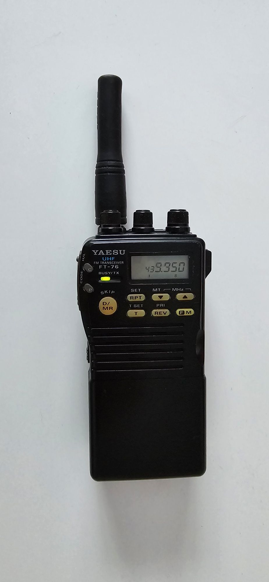 Statie Radio UHF Yaesu FT-76 Transceiver