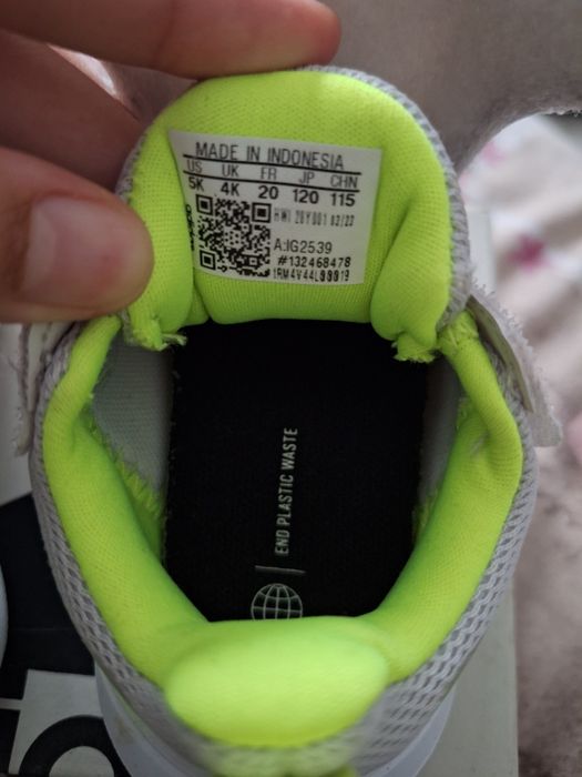 Adidas маратонки за деца