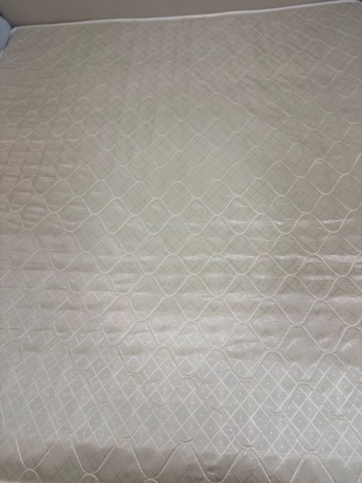 Продам Матрас 180х200