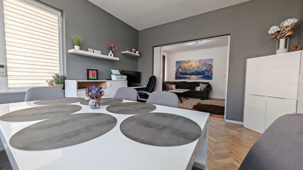 Собственик продава 4 стаен Спортна зала Варна  с паркоместа .