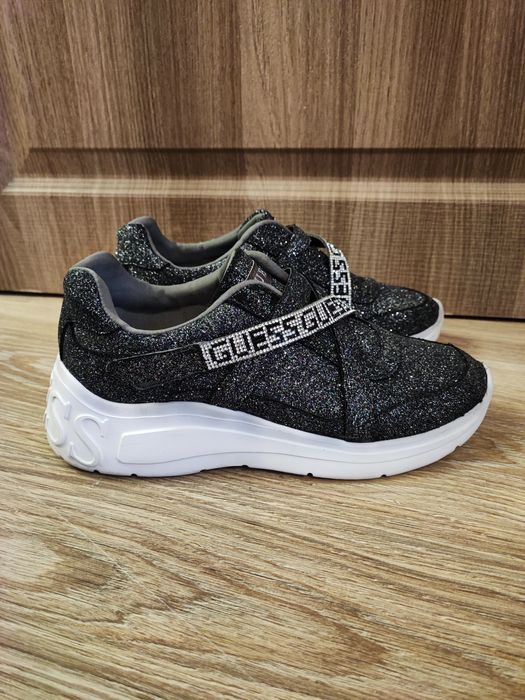 Дамски маратонки обувки Guess Stoney 2 41 номер