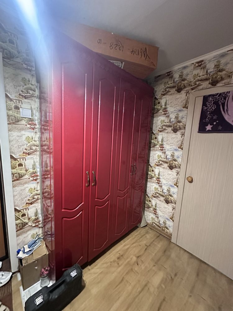 Продам шкаф в прихожую