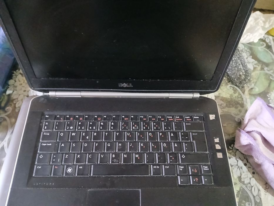 Laptop HP și Dell