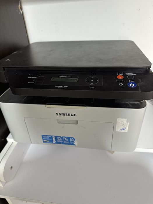 Принтер Samsung Xpress M2070W