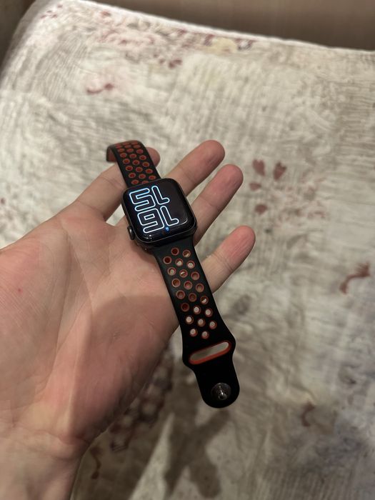 Продам apple watch se