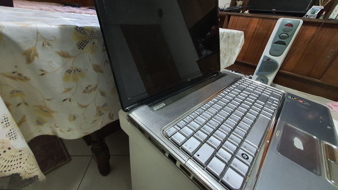 Лаптоп HP dv7