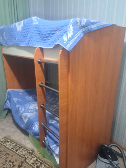 Двухярусный кровать