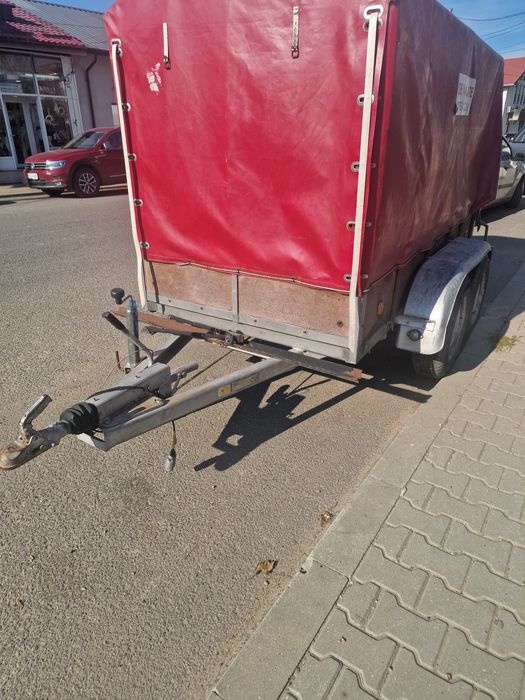 Remolca în stare buna