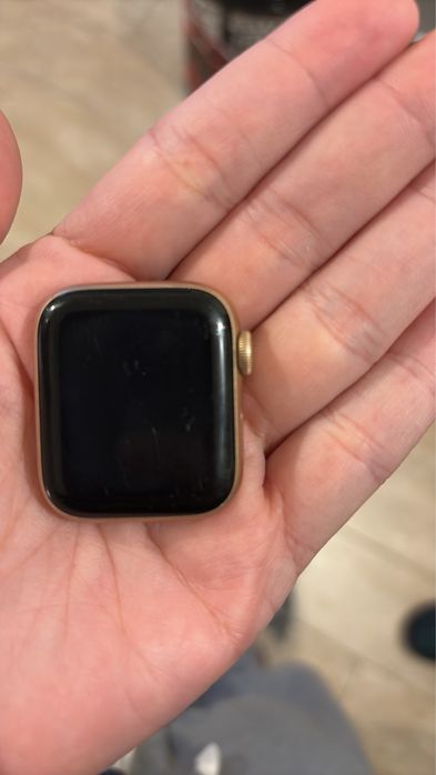 Apple Watch SE - Gold 40mm