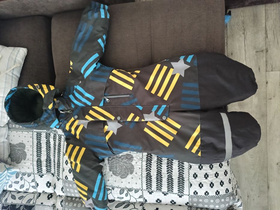 Продам комбинезон на мальчика!