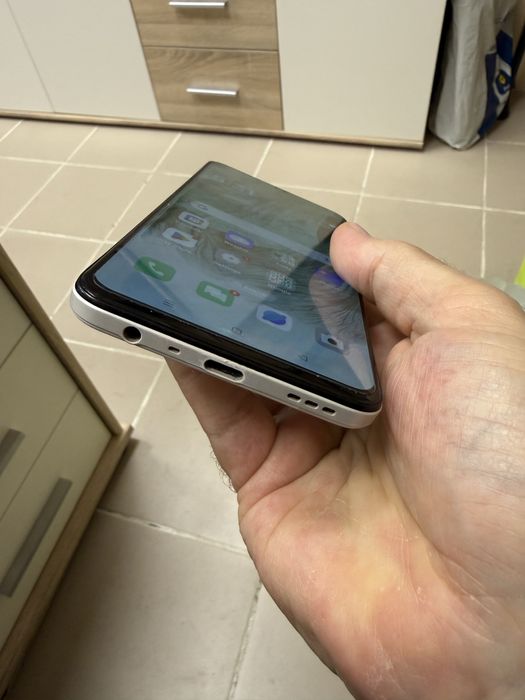 Oppo A73 4/128gb отличен