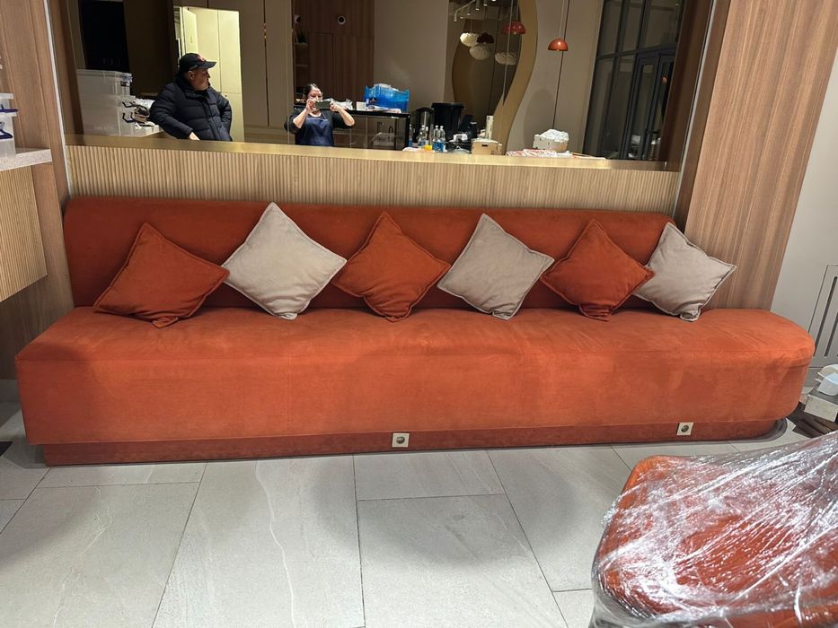 Продается дизайнерский диван новый