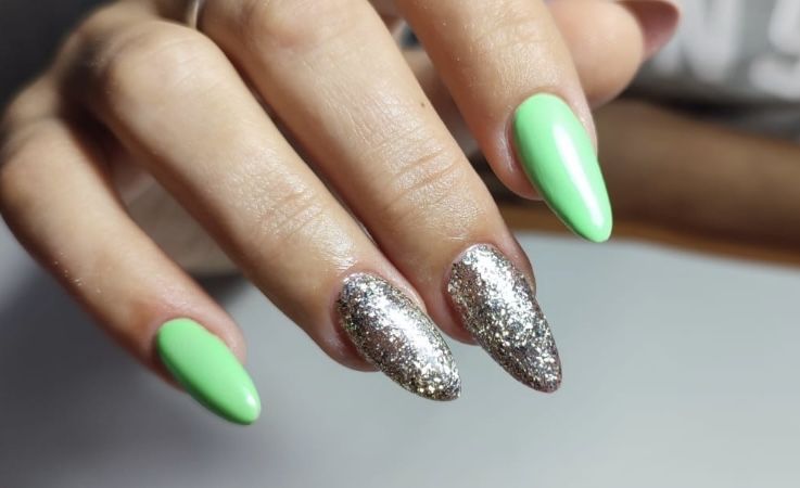 Маникюр и педикюр  Акция 3500до конца ноября