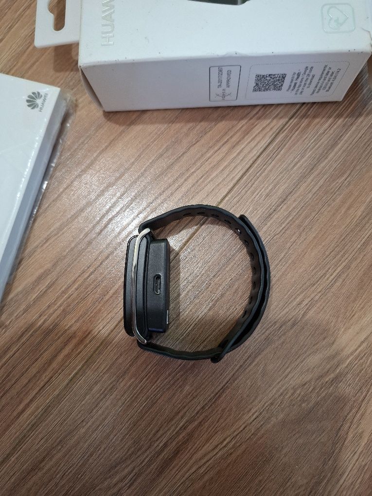 Смарт часовник Huawei Color Band A2