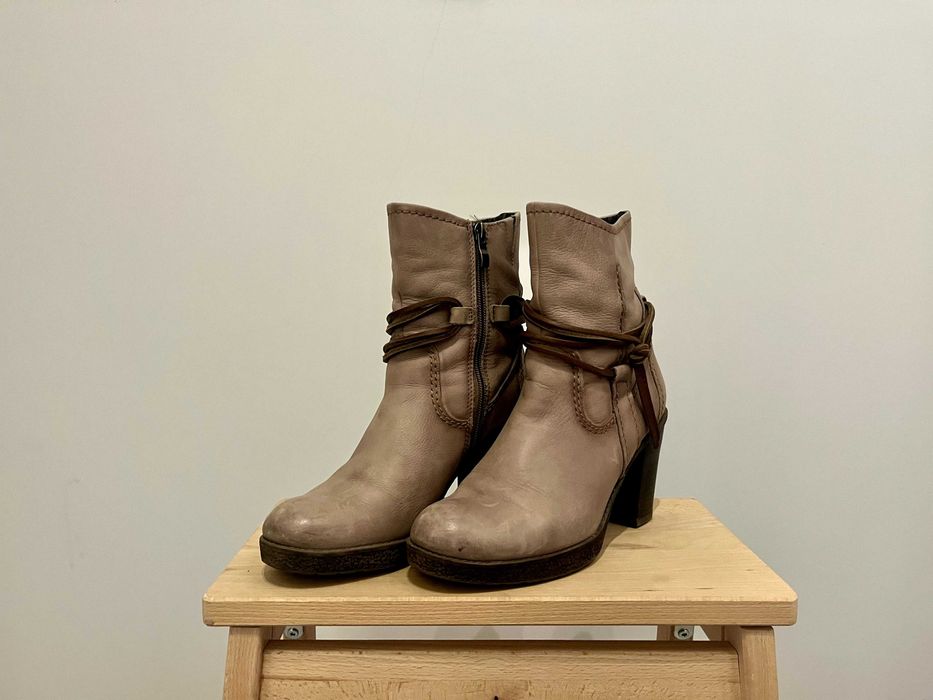 Боти от естествена кожа на ток, бохо стил Marco Tozzi