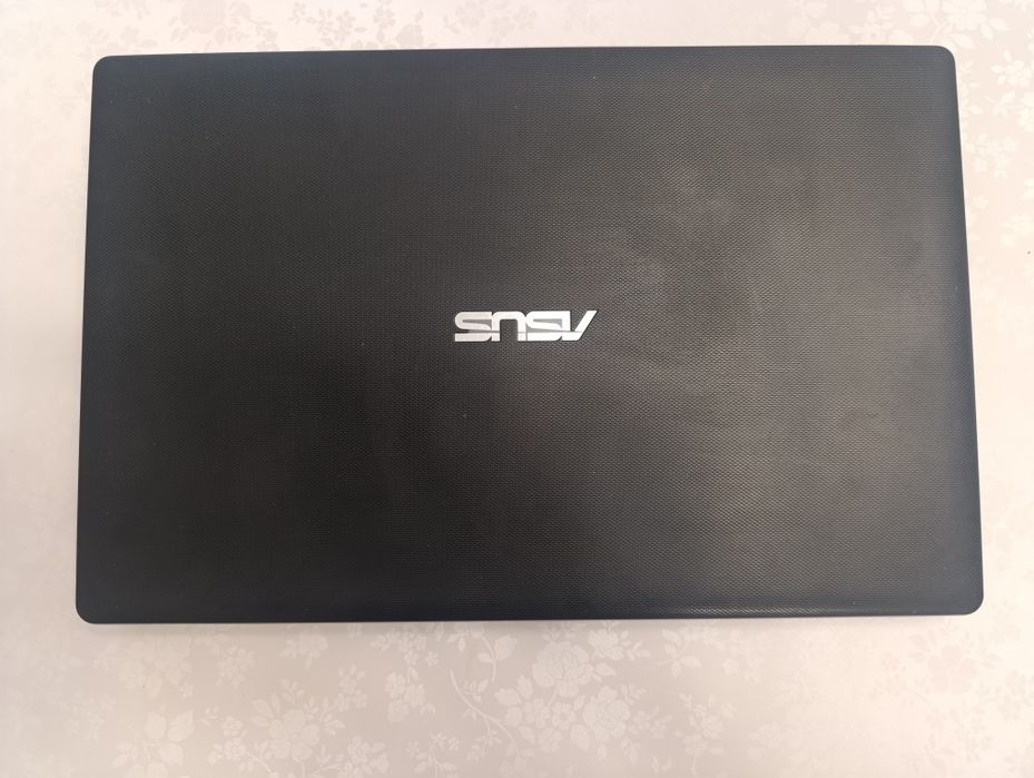 Продам ноутбук в идеальном сосиоянии читать описание.