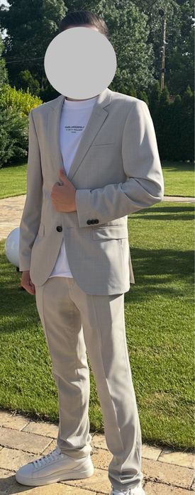 Costum HUGO marimea 44 purtat o singura data la banchet