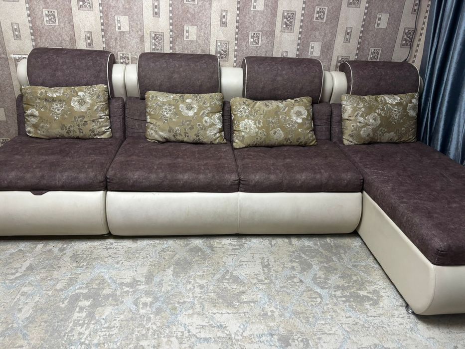 Продам диван угловой