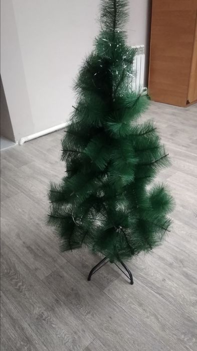 Продам елку 120 см