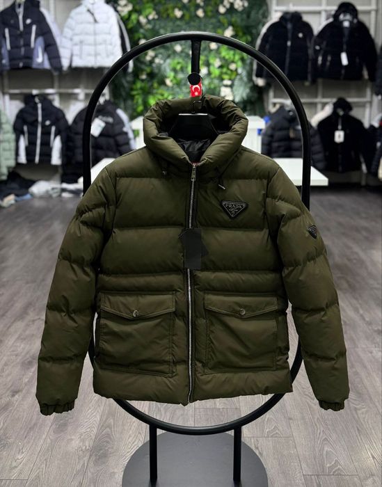 Geaca prada superbă barbati
S,M, L XL
Preț:28